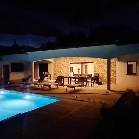 De 5 Chambres Avec Piscine Privee Jardin Clos Et Wifi A A 2 Km De La Plage