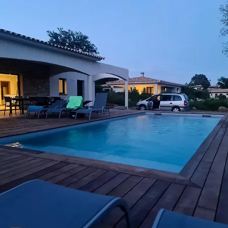De 5 Chambres Avec Piscine Privee Jardin Clos Et Wifi A A 2 Km De La Plage *