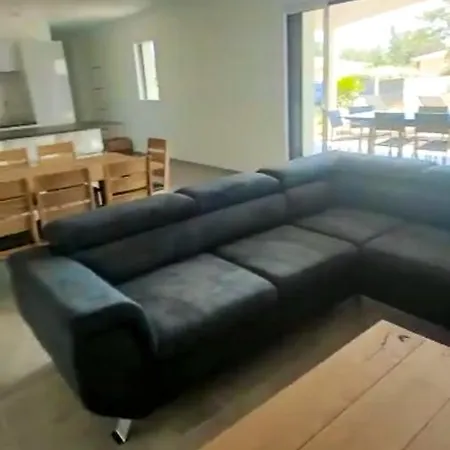 De 5 Chambres Avec Piscine Privee Jardin Clos Et Wifi A A 2 Km De La Plage Villa *