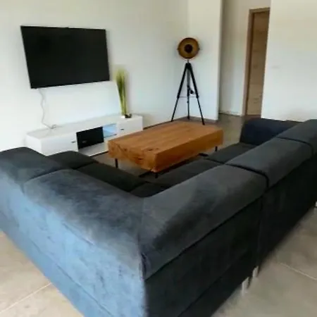 Villa De 5 Chambres Avec Piscine Privee Jardin Clos Et Wifi A A 2 Km De La Plage *
