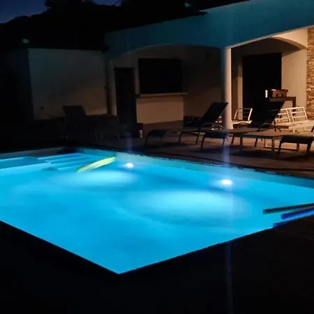 De 5 Chambres Avec Piscine Privee Jardin Clos Et Wifi A A 2 Km De La Plage *